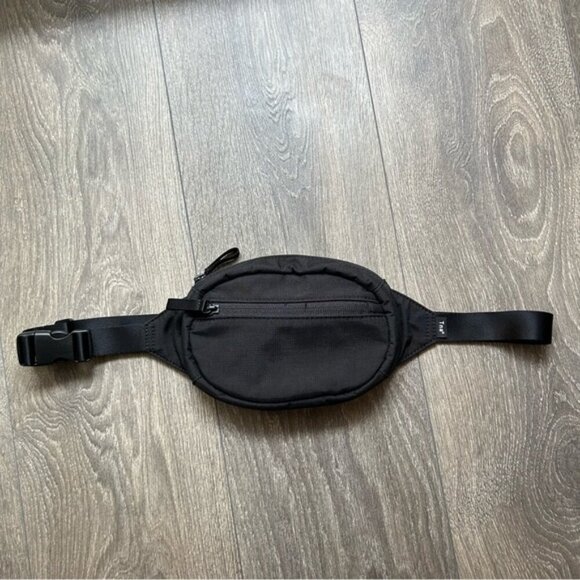 TNA Aritzia Crossbody Bum Belt Bag Fanny Pack Nylon Black - Picture 12 of 12